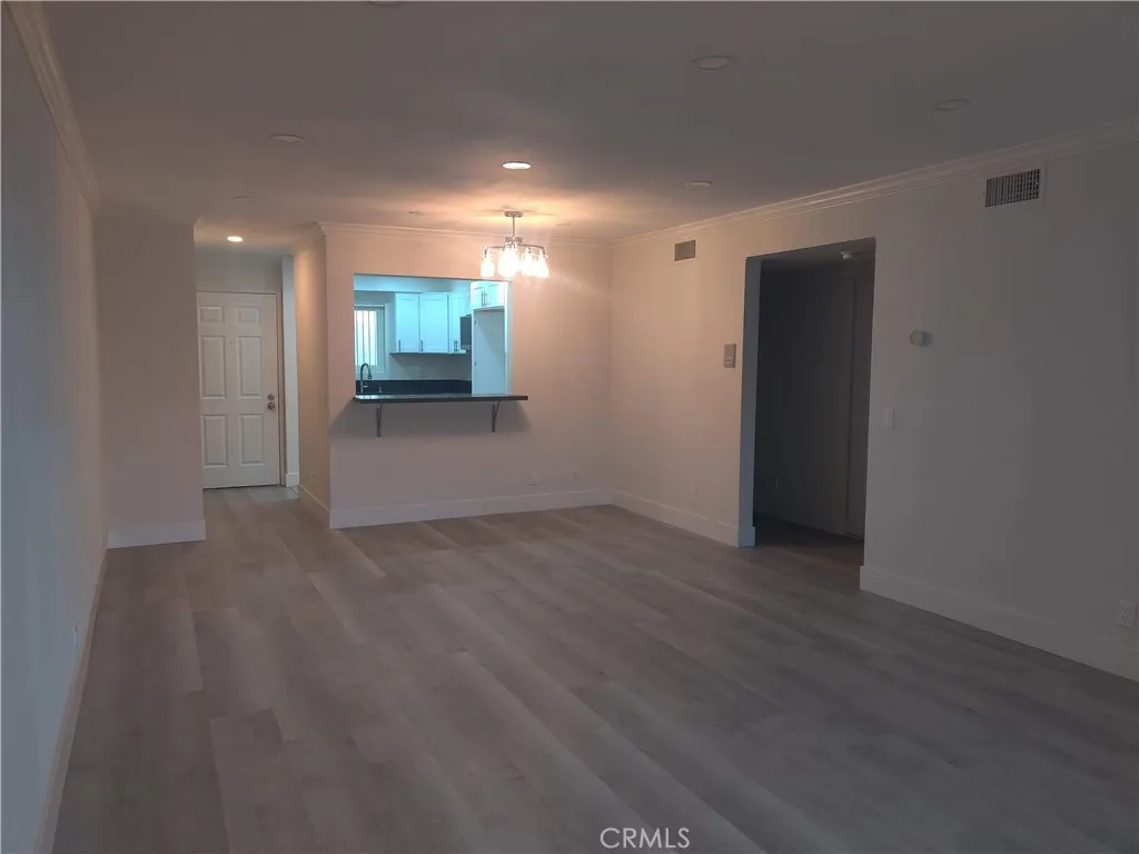 1030 Winchester Avenue 204, Glendale, California 91201, 2 Bedrooms Bedrooms, ,2 BathroomsBathrooms,Residential Lease,For Rent,Winchester,WS25179682
