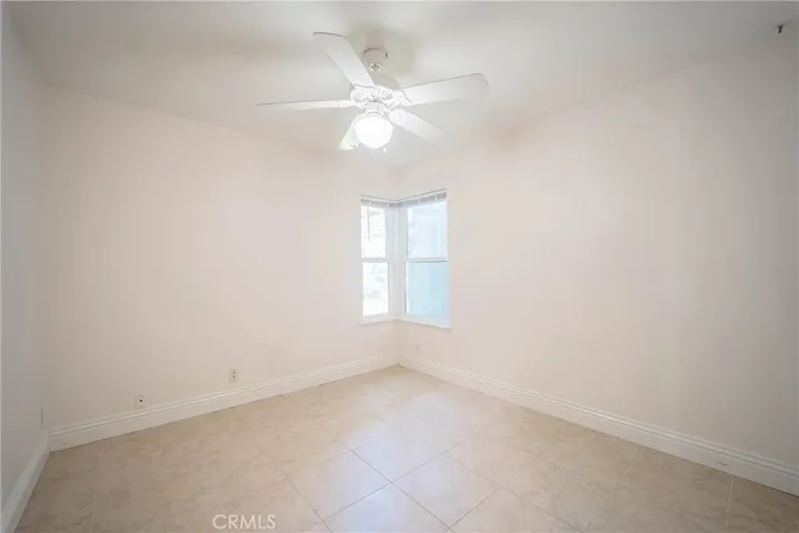 GUEST BEDROOM 1-1