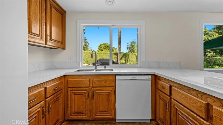 2122 Coolcrest Avenue, Upland, California 91784