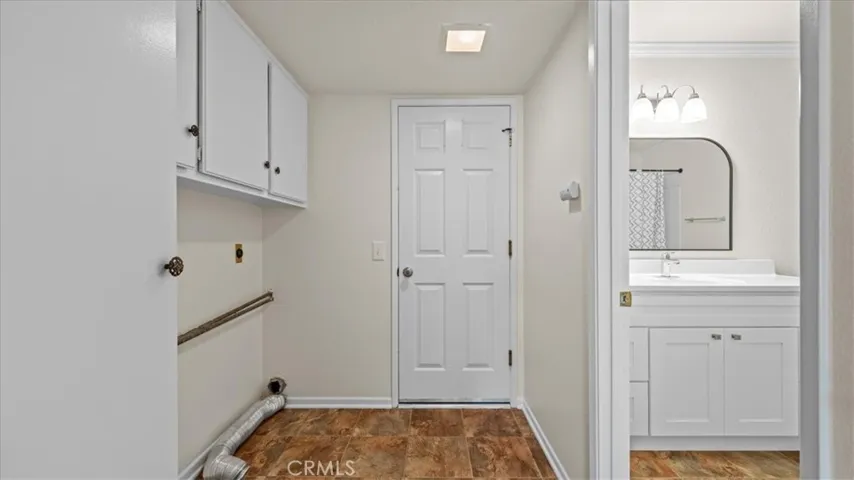 2122 Coolcrest Avenue, Upland, California 91784