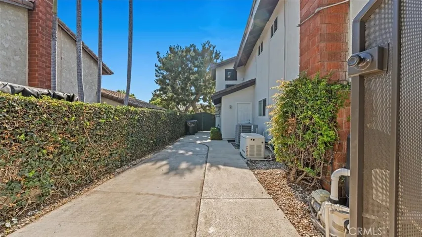 2122 Coolcrest Avenue, Upland, California 91784