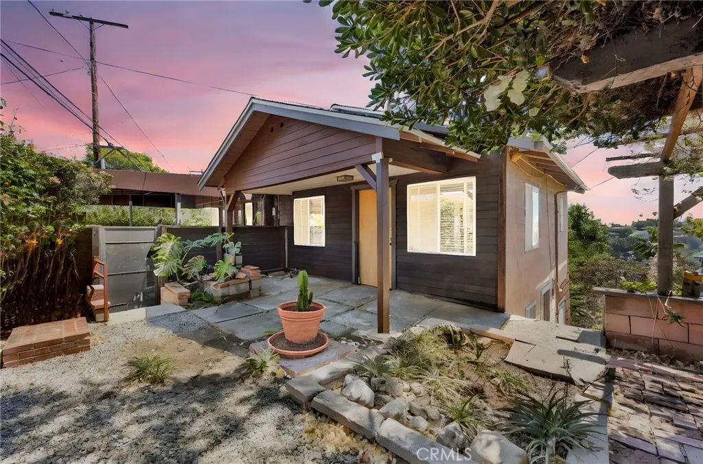 579 Crane Boulevard, Los Angeles, California 90065 home-pic-40