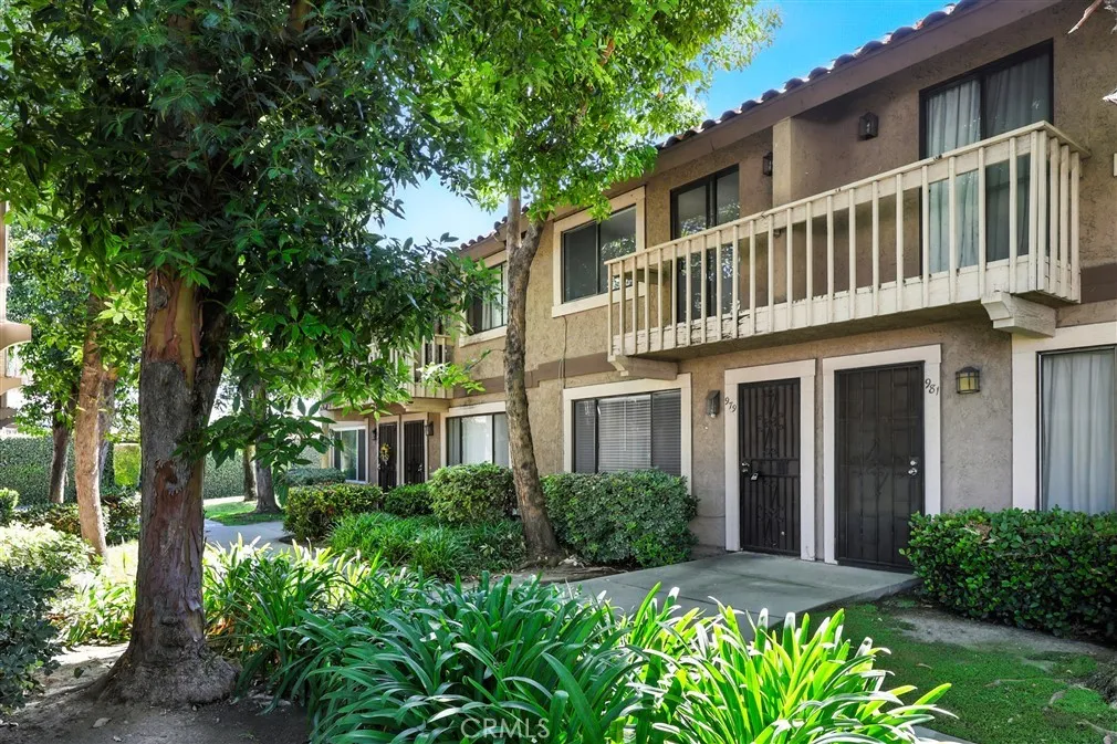 979 Willow Avenue, La Puente, California 91746 home-pic-2
