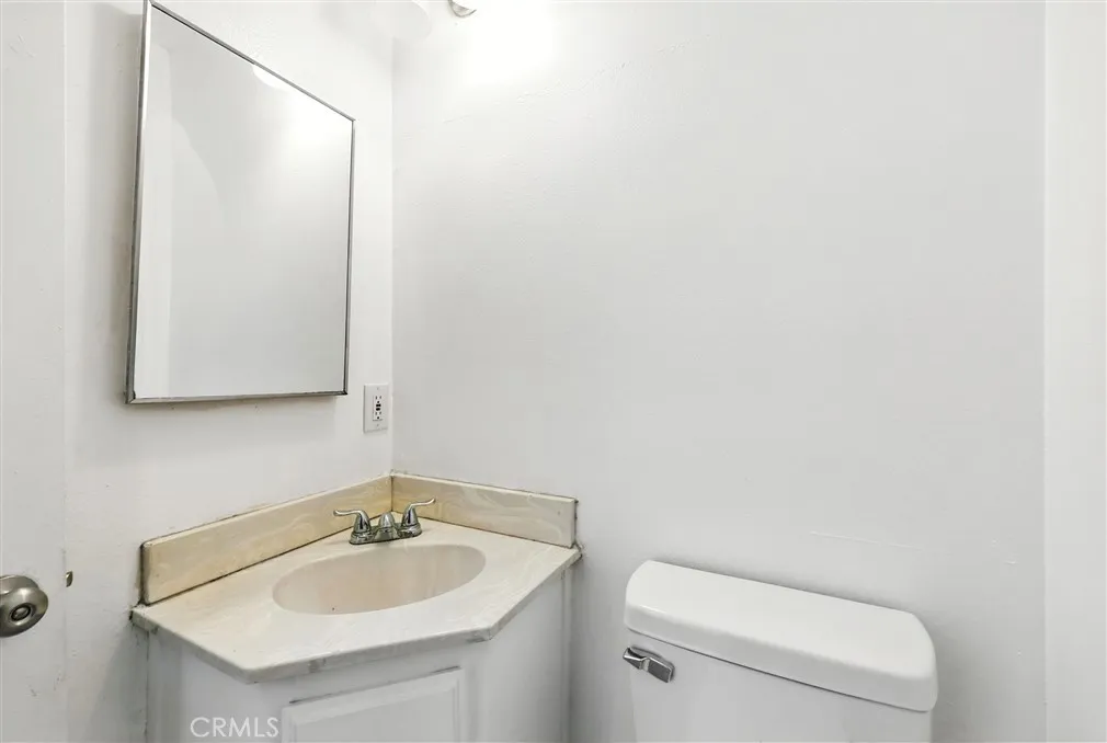 979 Willow Avenue, La Puente, California 91746 home-pic-16