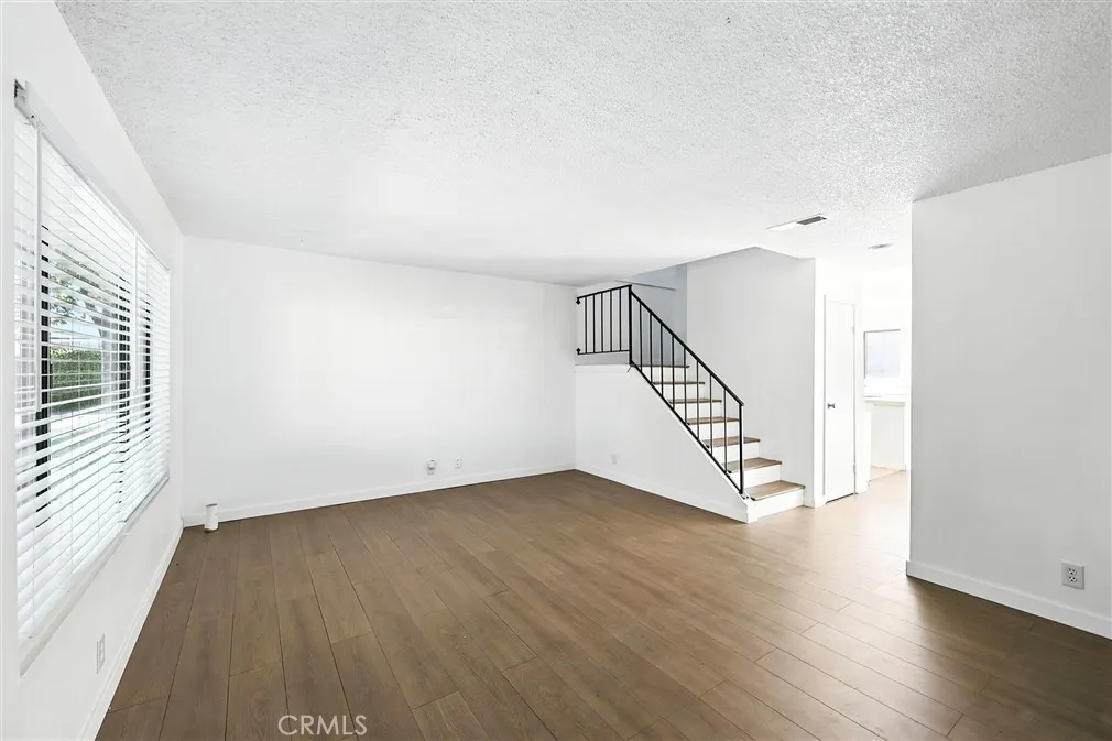 979 Willow Avenue, La Puente, California 91746 home-pic-5