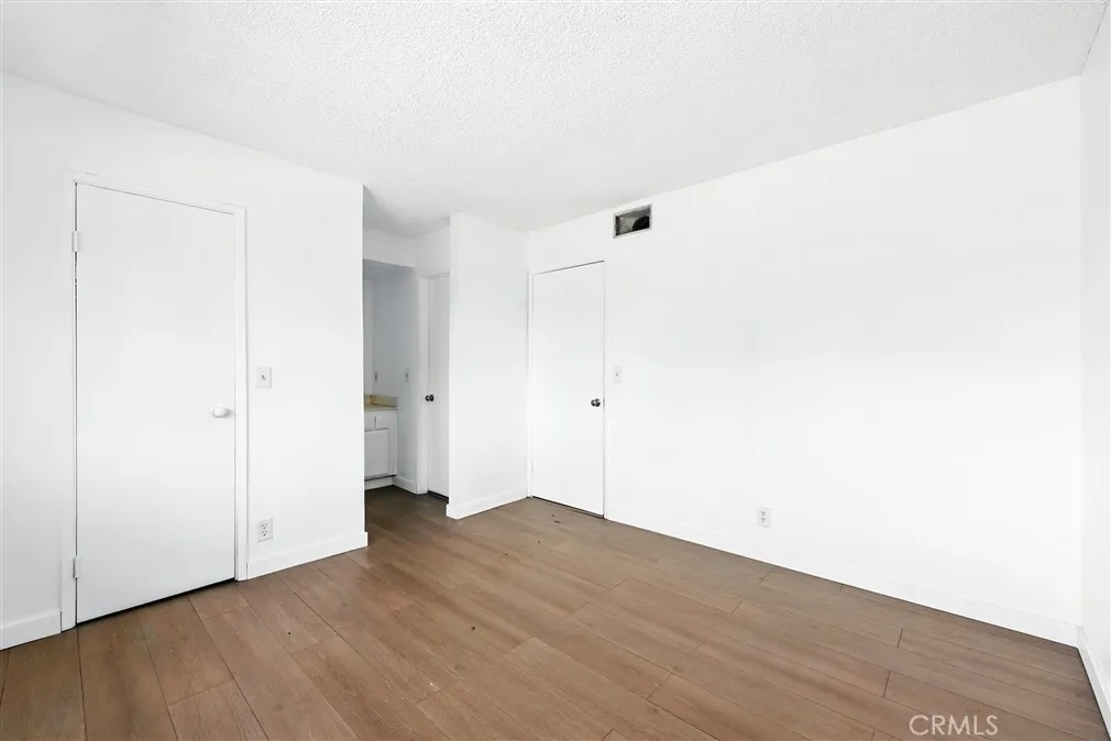 979 Willow Avenue, La Puente, California 91746 home-pic-22