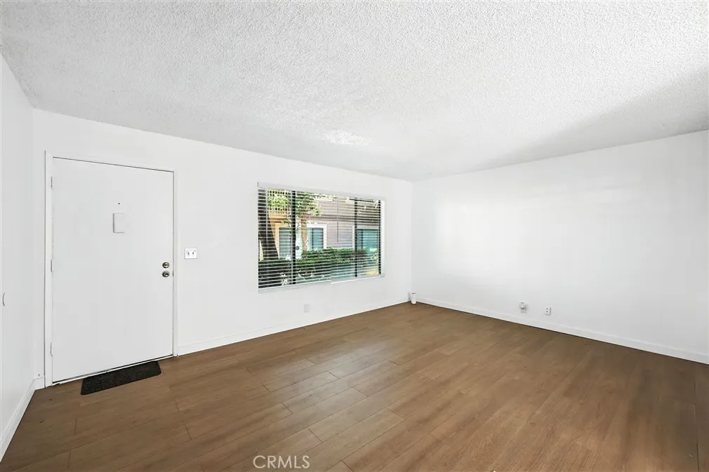 979 Willow Avenue, La Puente, California 91746 home-pic-6