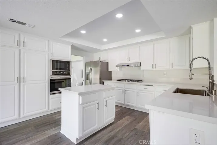 19416 Shadow Oak Drive, Lake Forest, California 92679