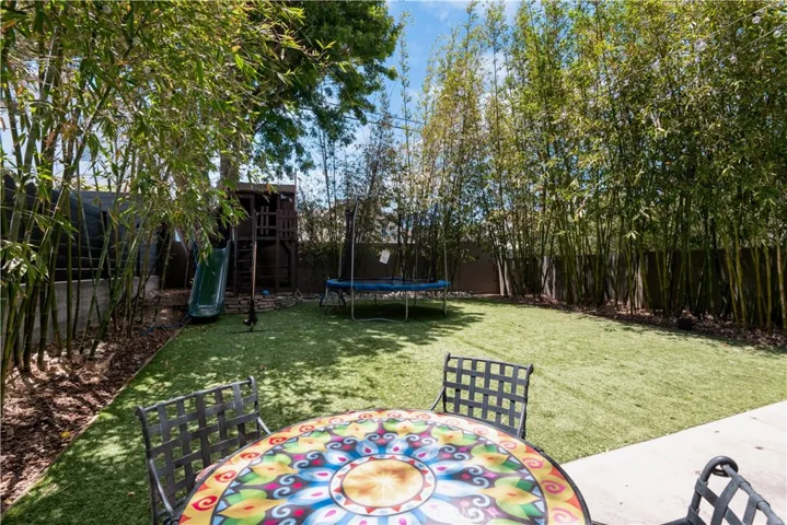 1149 Pine Avenue, Manhattan Beach, California 90266
