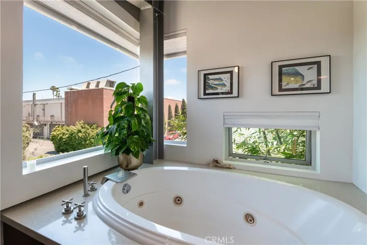 1149 Pine Avenue, Manhattan Beach, California 90266