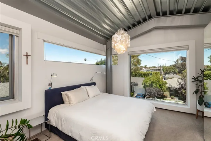 1149 Pine Avenue, Manhattan Beach, California 90266
