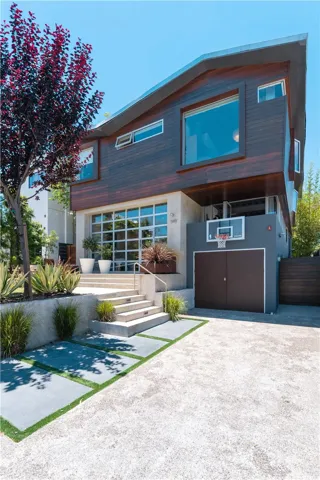 1149 Pine Avenue, Manhattan Beach, California 90266