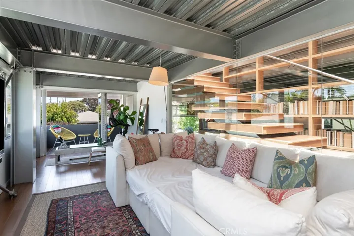 1149 Pine Avenue, Manhattan Beach, California 90266