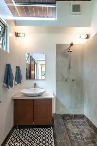 1149 Pine Avenue, Manhattan Beach, California 90266