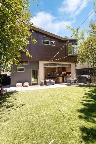 1149 Pine Avenue, Manhattan Beach, California 90266
