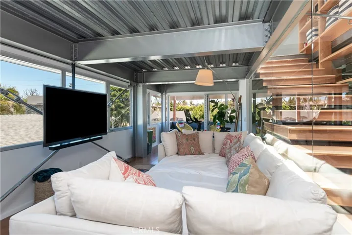 1149 Pine Avenue, Manhattan Beach, California 90266