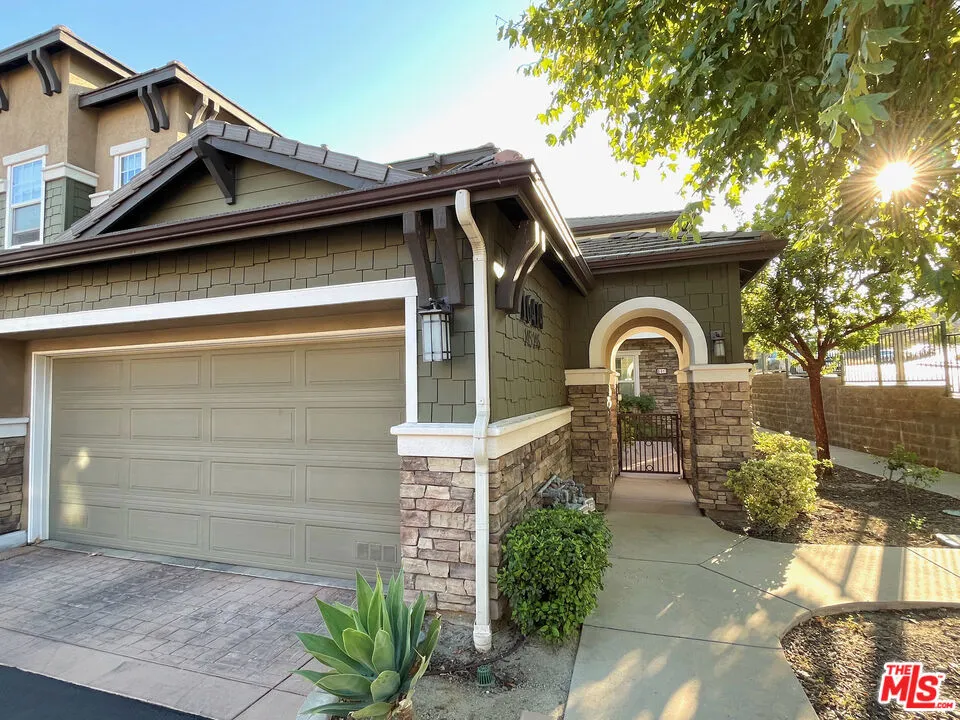 16414 W Nicklaus Drive 146, Sylmar, California 91342, 3 Bedrooms Bedrooms, ,3 BathroomsBathrooms,Residential,For Sale,Nicklaus,25576413