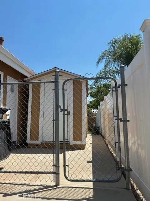 1328 Sunrise Circle South, Upland, California 91784 home-pic-26