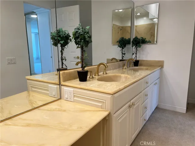 Luxurious setting