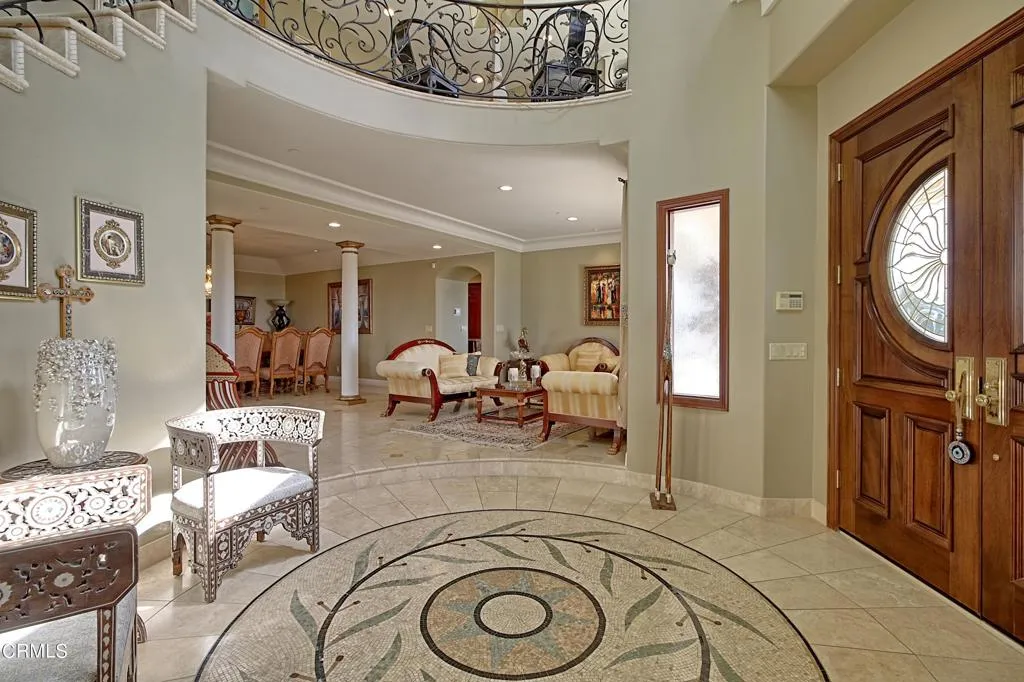 6153 Cobblestone Drive, Ventura, California 93003 home-pic-1