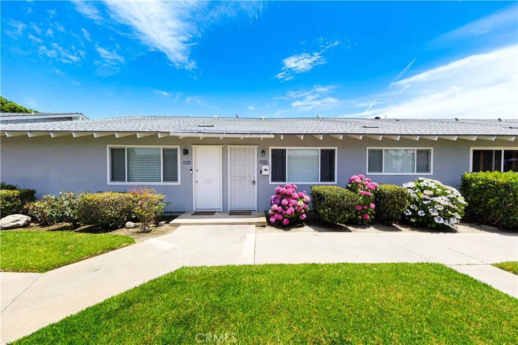 2034 E Santa Clara Avenue C2, Santa Ana, California 92705, 2 Bedrooms Bedrooms, ,2 BathroomsBathrooms,Residential Lease,For Rent,Santa Clara,PW25179829