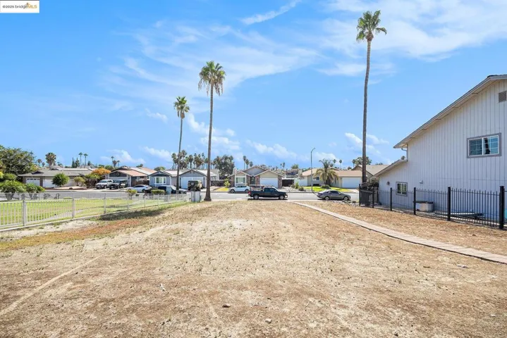View of yard with a residential view