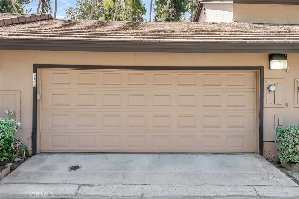 876 Via Mesa Verde, Riverside, California 92507 home-pic-37