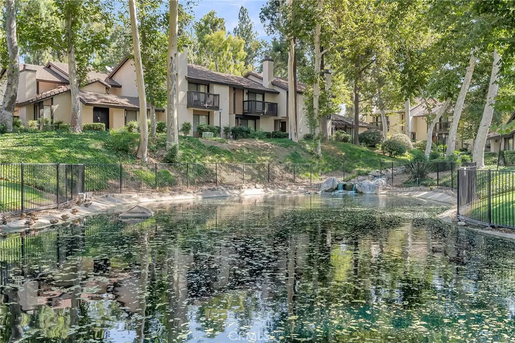 876 Via Mesa Verde, Riverside, California 92507 home-pic-7
