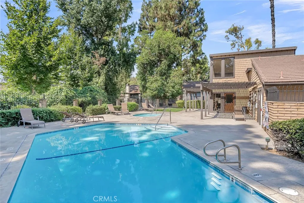 876 Via Mesa Verde, Riverside, California 92507 home-pic-33