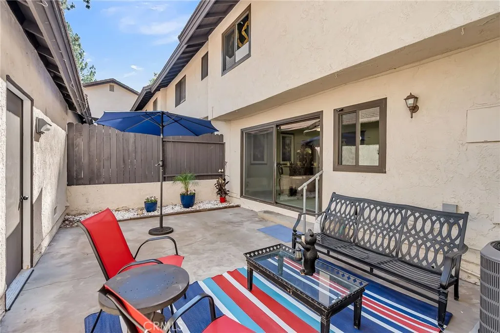 876 Via Mesa Verde, Riverside, California 92507 home-pic-30