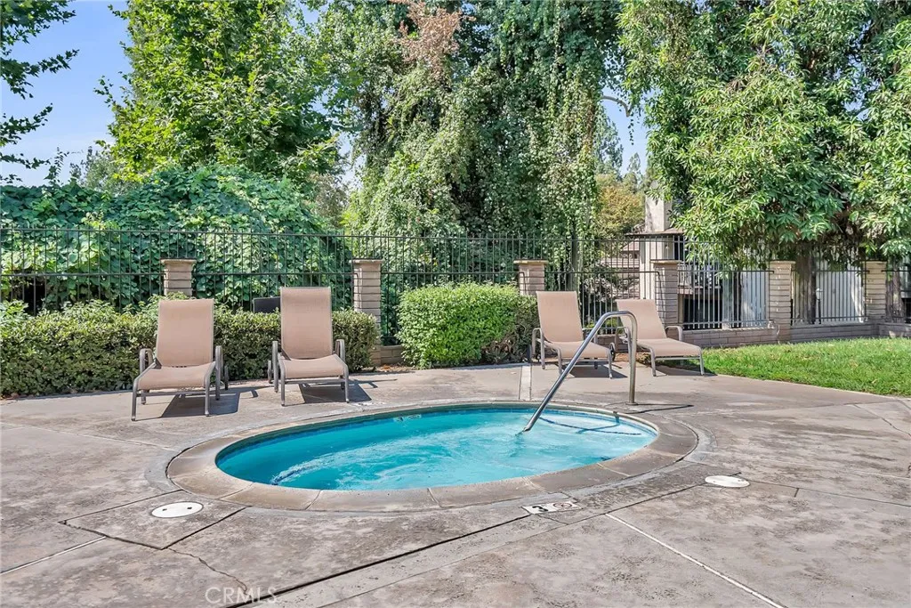 876 Via Mesa Verde, Riverside, California 92507 home-pic-34