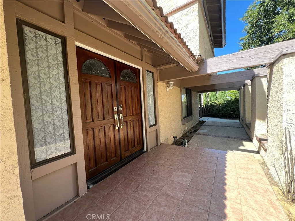 Summertown double door front entrance view.