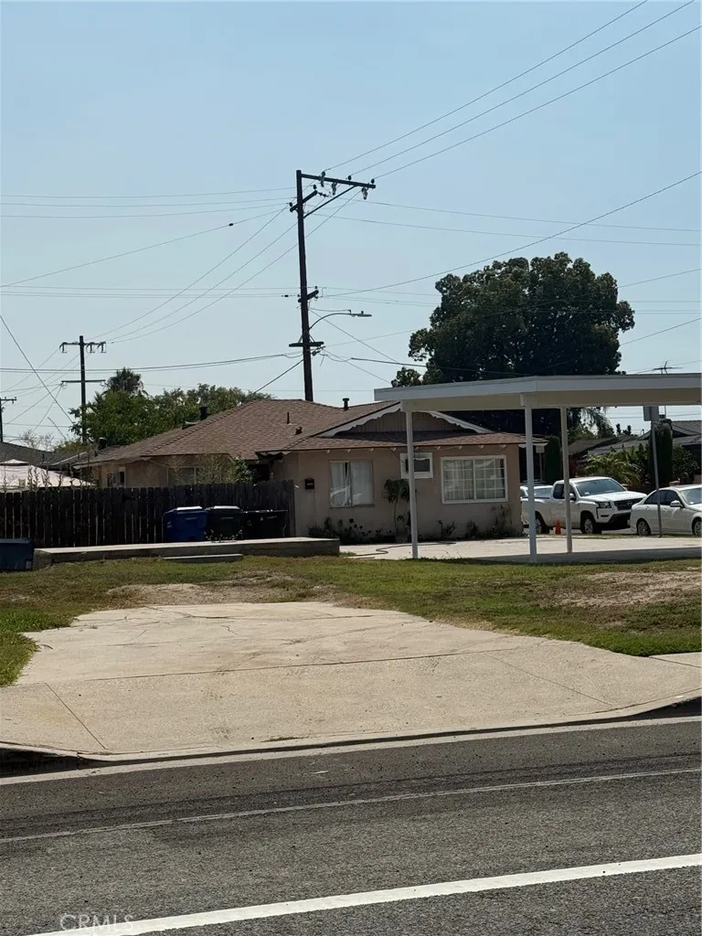 13108 Brock Avenue, Paramount, California 90723 home-pic-2