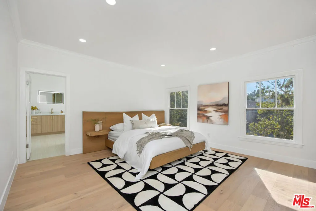 832 S Plymouth Boulevard, Los Angeles, California 90005 home-pic-15