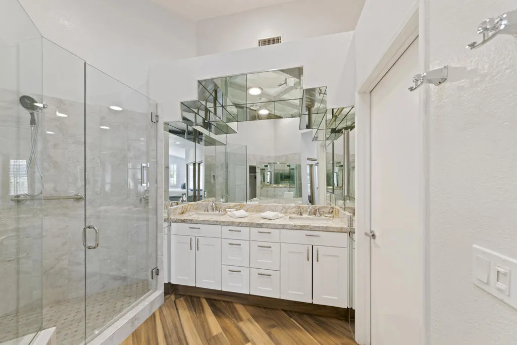 105 Brandigo Circle, Palm Desert, California 92211 home-pic-16