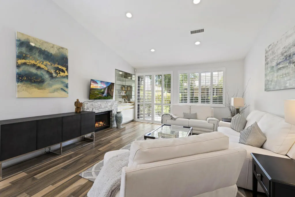 105 Brandigo Circle, Palm Desert, California 92211 home-pic-3