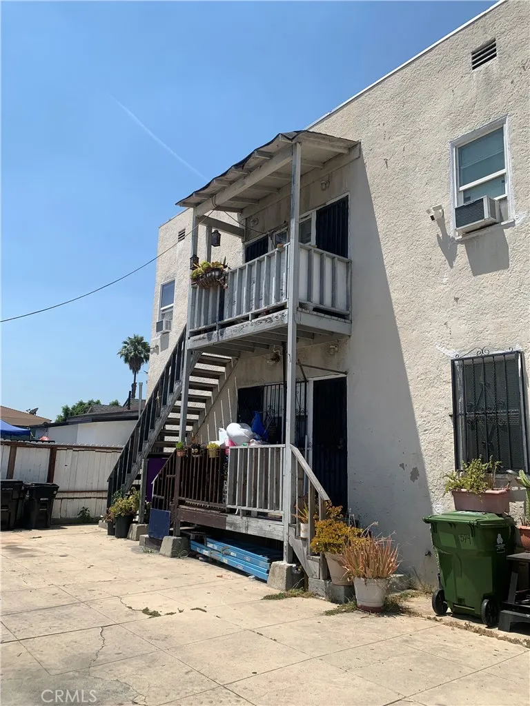 574 N St Louis Street, Los Angeles, California 90033 home-pic-12