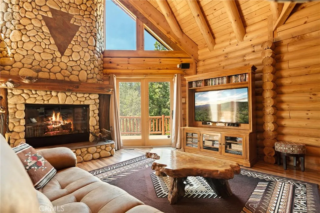 27492 Cedarwood Court, Lake Arrowhead, California 92352 home-pic-10