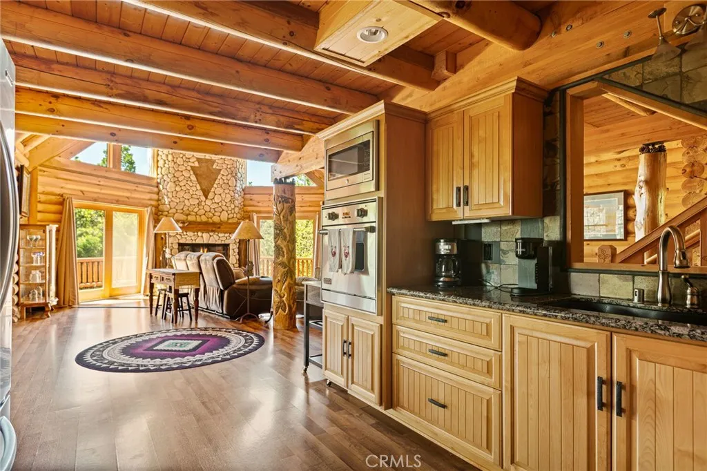 27492 Cedarwood Court, Lake Arrowhead, California 92352 home-pic-7
