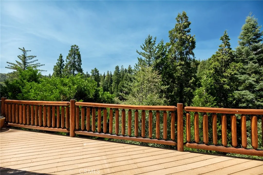 27492 Cedarwood Court, Lake Arrowhead, California 92352 home-pic-11