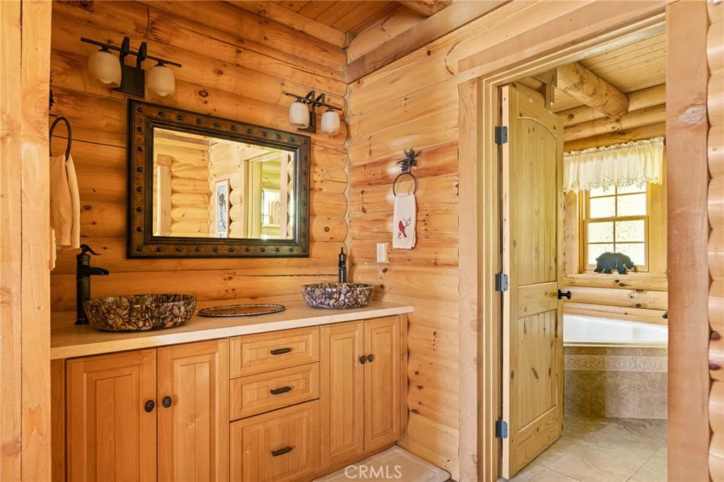 27492 Cedarwood Court, Lake Arrowhead, California 92352 home-pic-16