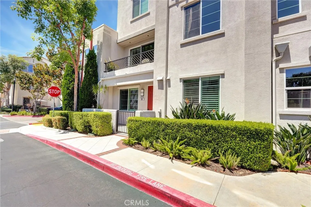 580 Katy Drive, Upland, California 91786 home-pic-2