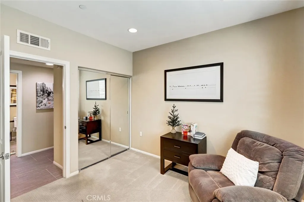 580 Katy Drive, Upland, California 91786 home-pic-19