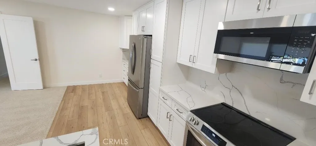 2511 W Sunflower Avenue P6, Santa Ana, California 92704 home-pic-1