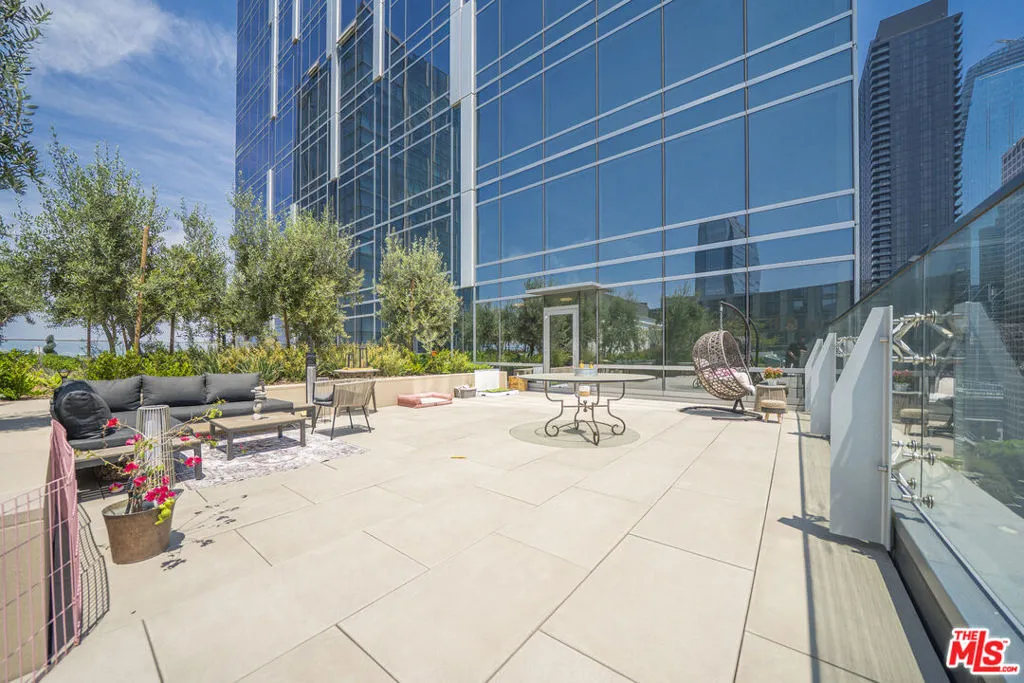877 Francisco Street 1208, Los Angeles, California 90017 home-pic-28