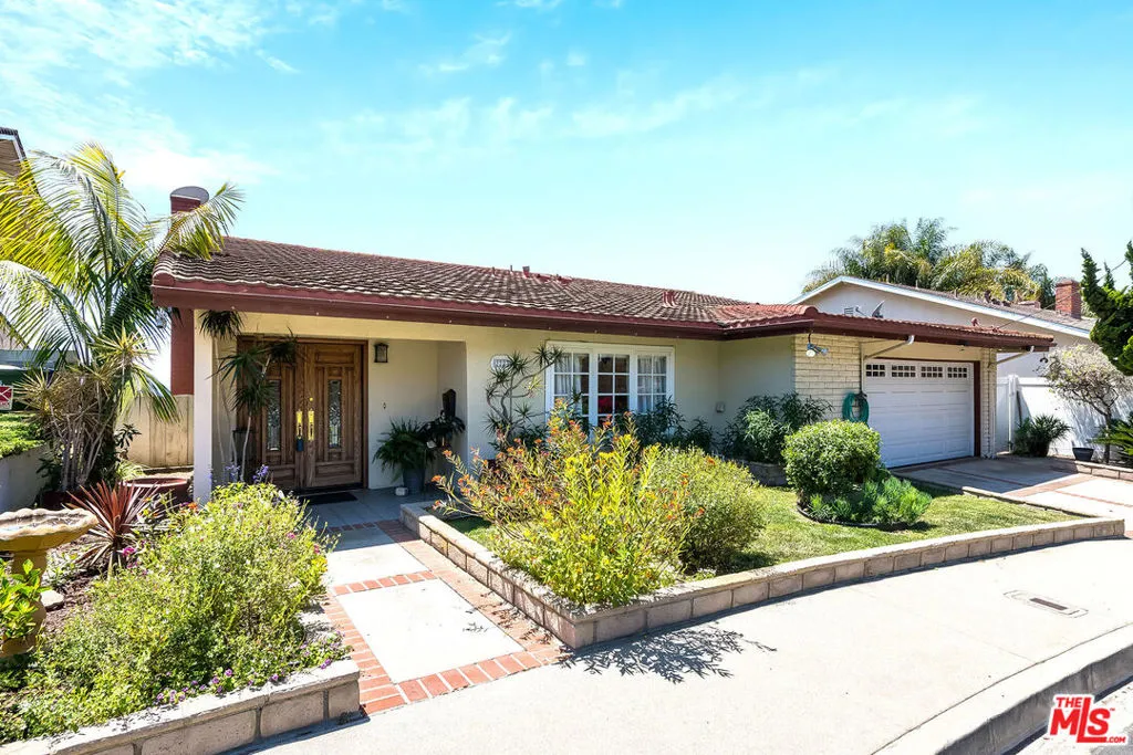 2223 Mcrae Drive, San Pedro, California 90732 home-pic-2