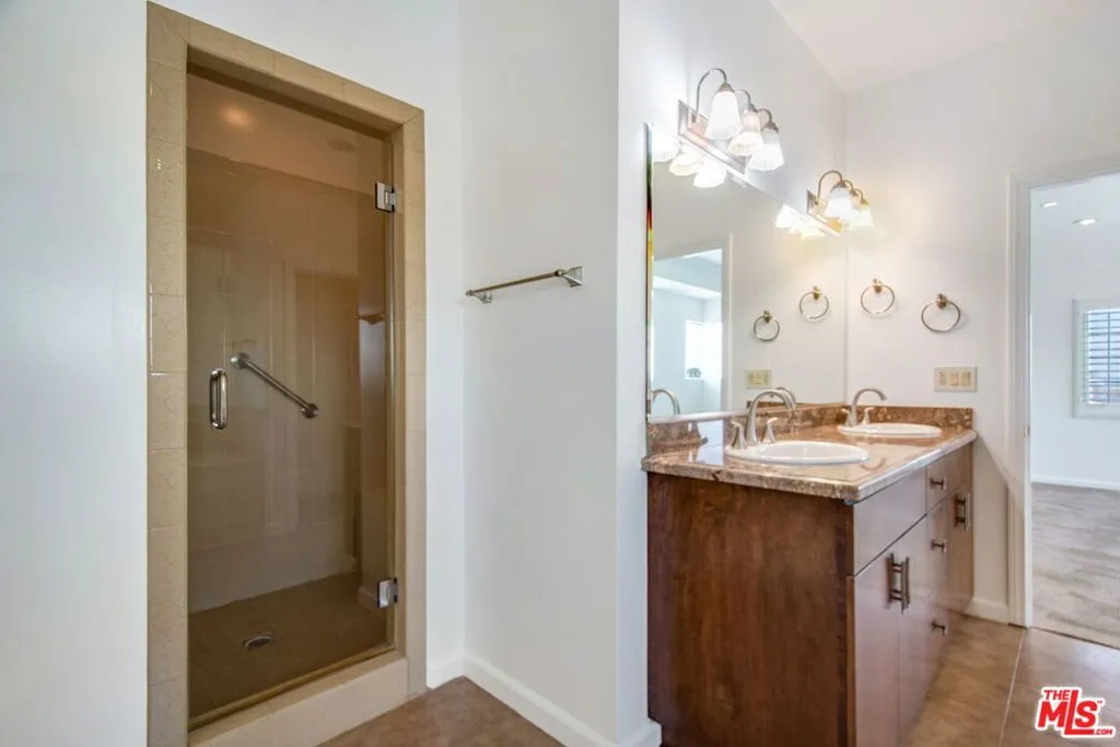 4521 Don Timoteo Drive, Los Angeles, California 90008 home-pic-42