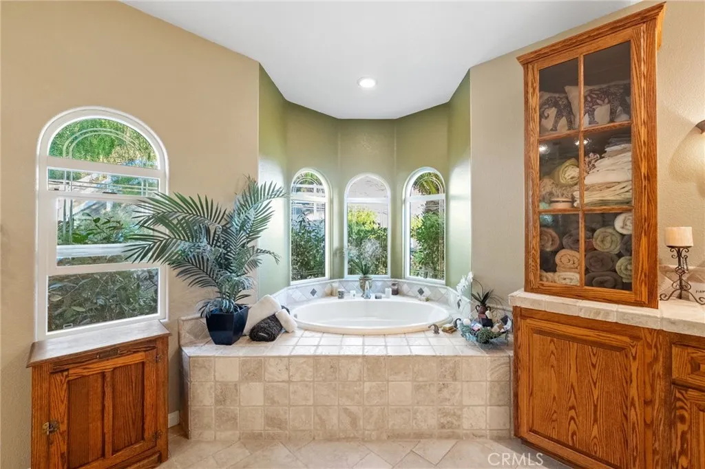 39898 Via Sereno, Murrieta, California 92562 home-pic-26