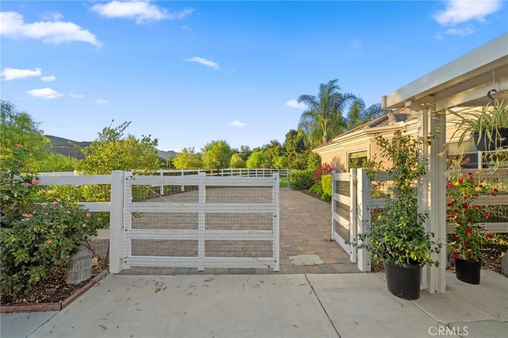 39898 Via Sereno, Murrieta, California 92562 home-pic-35