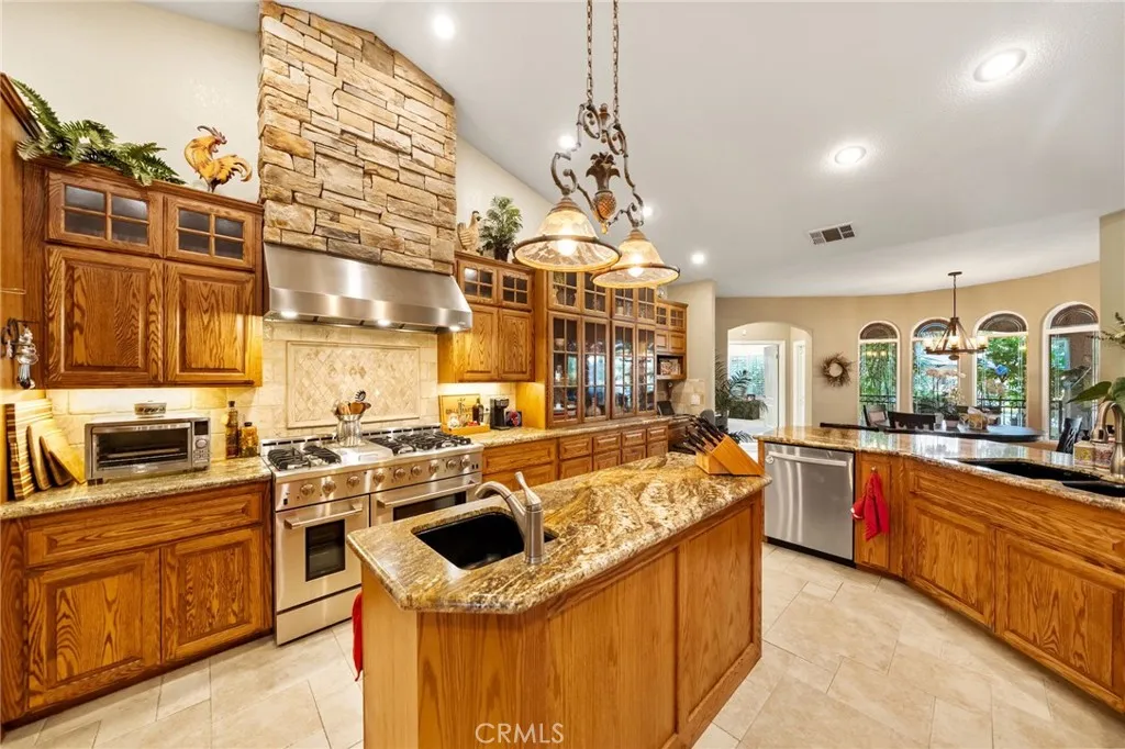 39898 Via Sereno, Murrieta, California 92562 home-pic-16